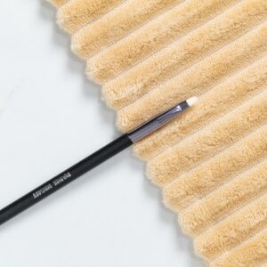 40712- BROCHA PLATEADA LANA  CONCEALER