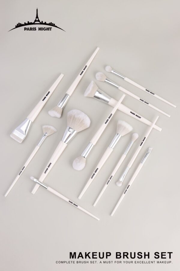 41413 BROCHA CETRO BLANCA REINA TRIANGLE CONCEALER - Image 3