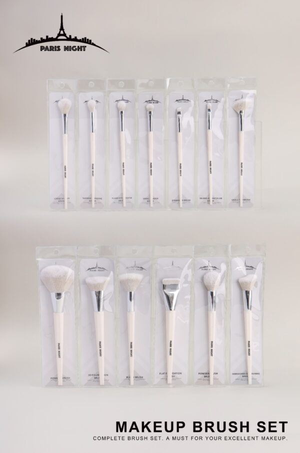 41413 BROCHA CETRO BLANCA REINA TRIANGLE CONCEALER